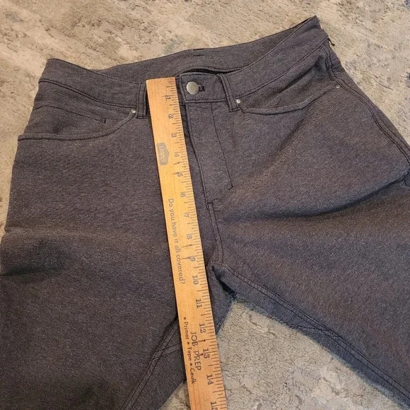 Lululemon Grey Tech Canvas ABC pants. Men's size 30×33.